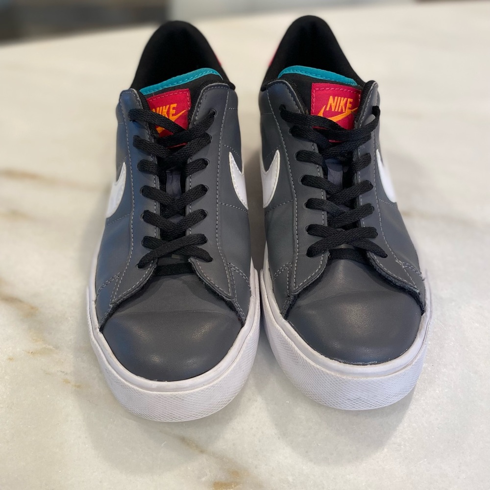 Nike Sweet Classics Women’s Size 8